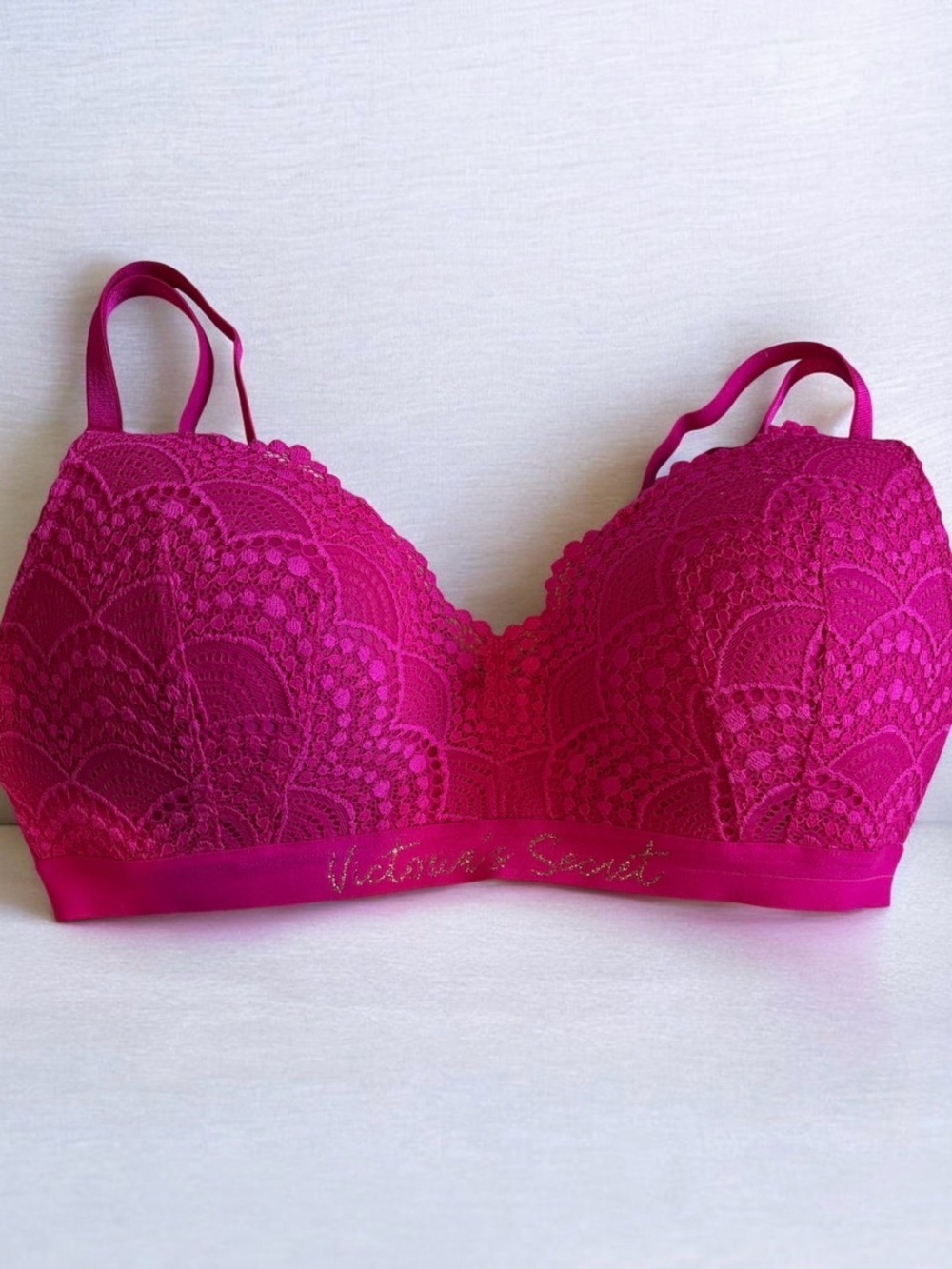 Victoria’s Secret Hot Pink Lace Wireless Bralette Lightly Lined Gold Logo 34D